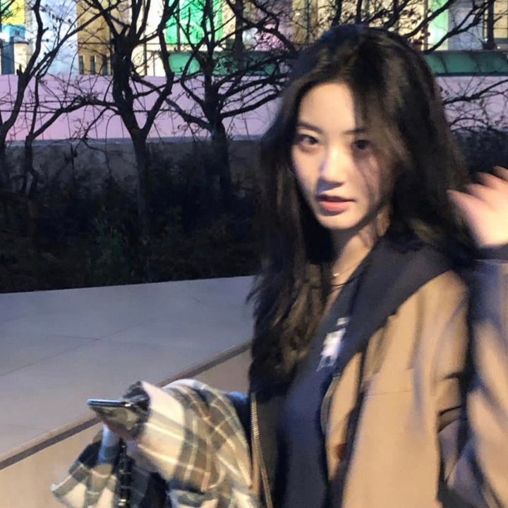 等爱的女神 海报